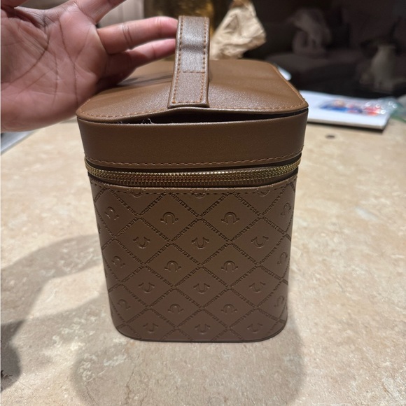 True Religion Vanity Case! - Picture 2 of 6